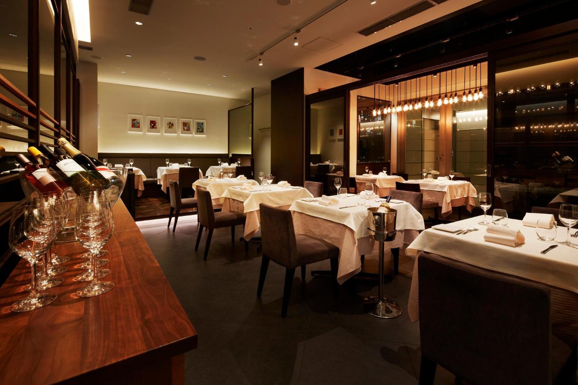 The Tokyo Station Hotel Eksteriør billede Interior of the restaurant
