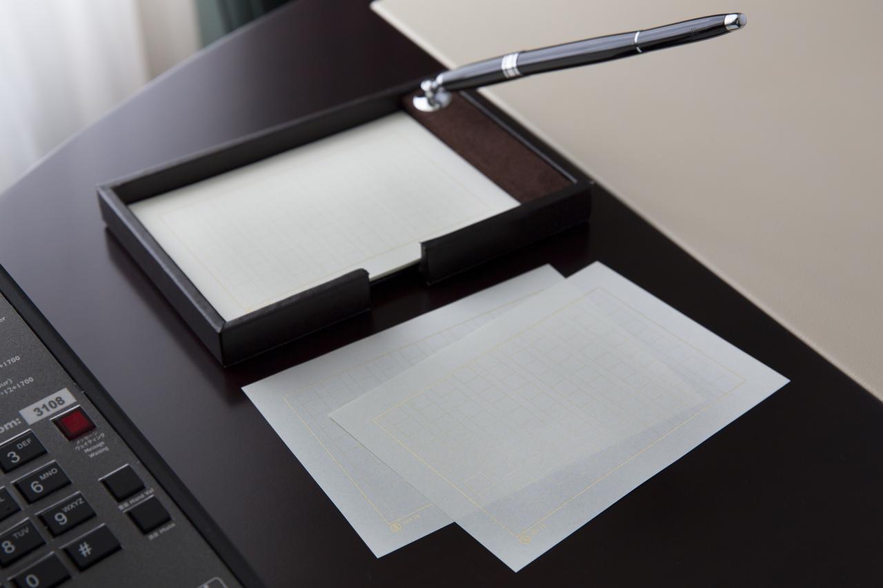 The Tokyo Station Hotel Eksteriør billede A pen and a letter tray